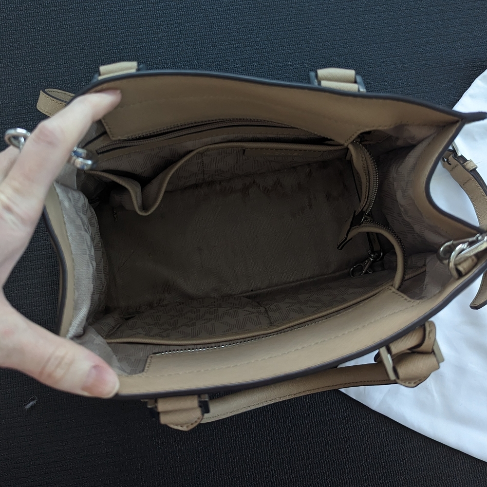 Michael Kors Bridgette Leather Tote - Picture 10 of 10